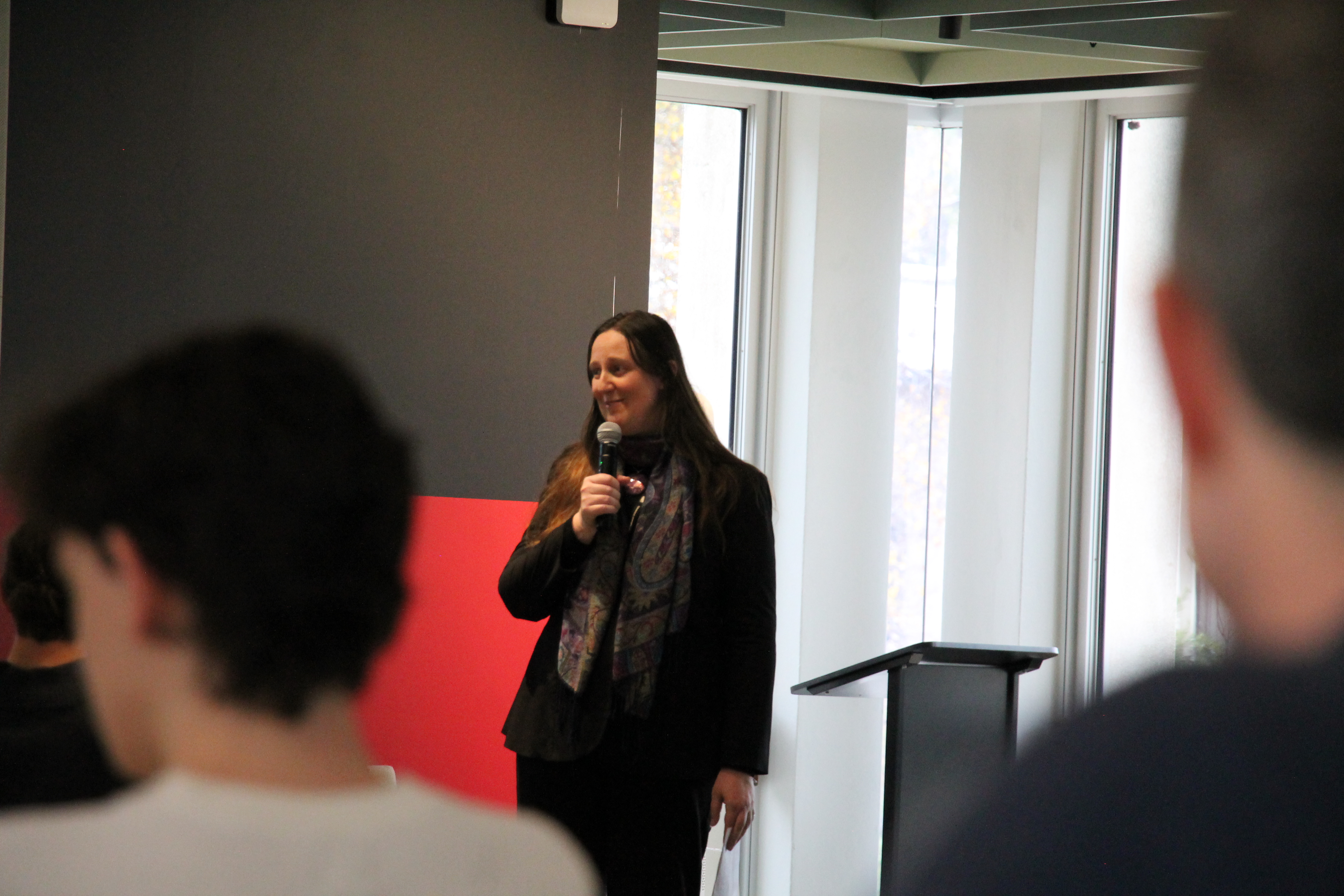 Katherine congratulates students and staff at Demo Day 2024. Photo Credit: Felipe Messias/ANU.
